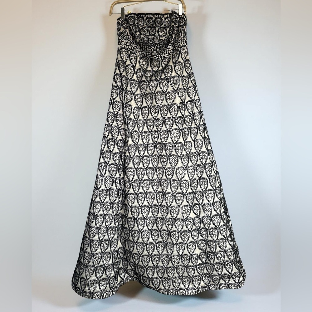 Carmen Marc Valvo Strapless White and Black A line Dress - Picture 3 of 13